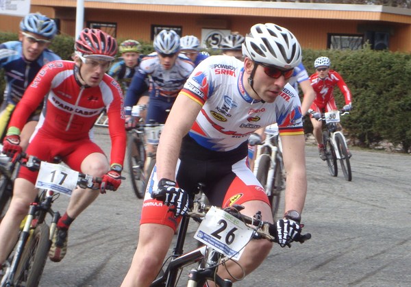 Andy Weinhold und Lutz Baumgärtel in der Startrunde beim Elite-Rennen