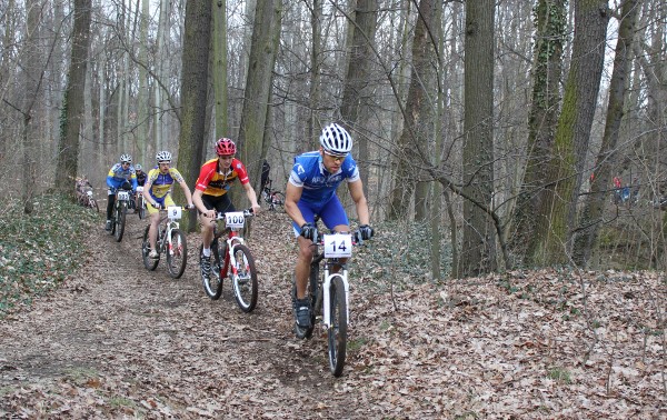 Junioren und Männer in der zweiten Runde