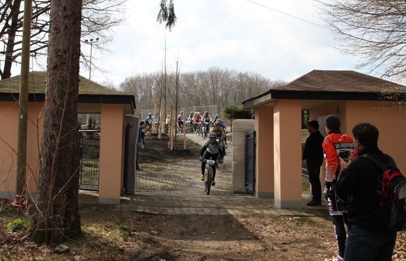 U 13 am Stadionausgang