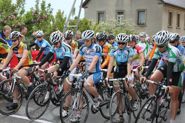 Start des Rennens der Frauen