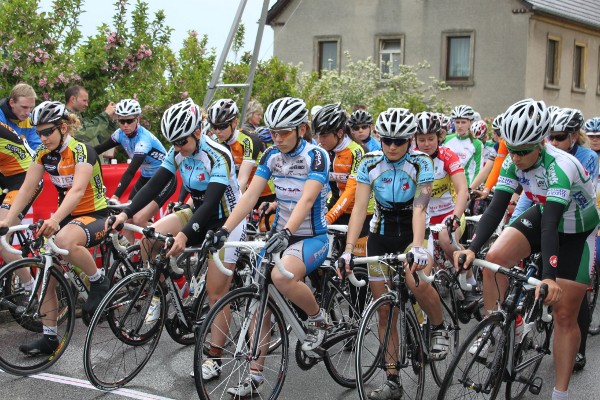 Start des Rennens der Frauen