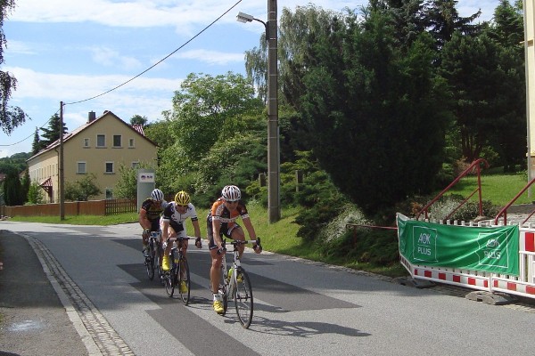 Durchfahrt der Spitze im Seniorenrennen