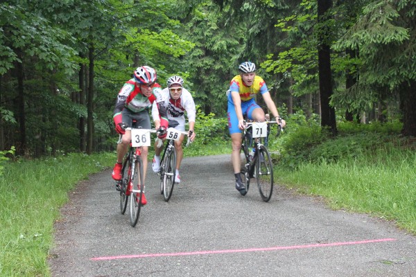 Martin Meinert, André Mühlstädt und Florian Jung beim Zielsprint