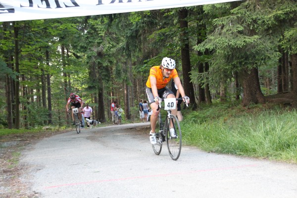 Stefan Truntschka vom RSV Löbau und Mario Graff vom RSV Bautzen im Ziel