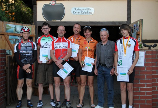 Die Bergmeister 2011: Eddy Küchler, Martin Meinert, Mario Graff, Sandro Göldner, Christine Göldner, Peter Hermann und Kamil Bak