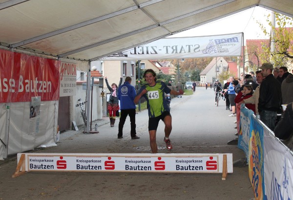 Sieger des 12 km-Crosslaufs, Oliver Tischer